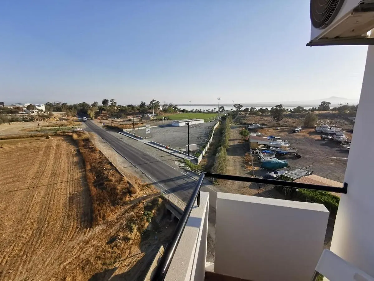Must Stay - Sea & Salt Lake Panoramic View Apt Larnaca